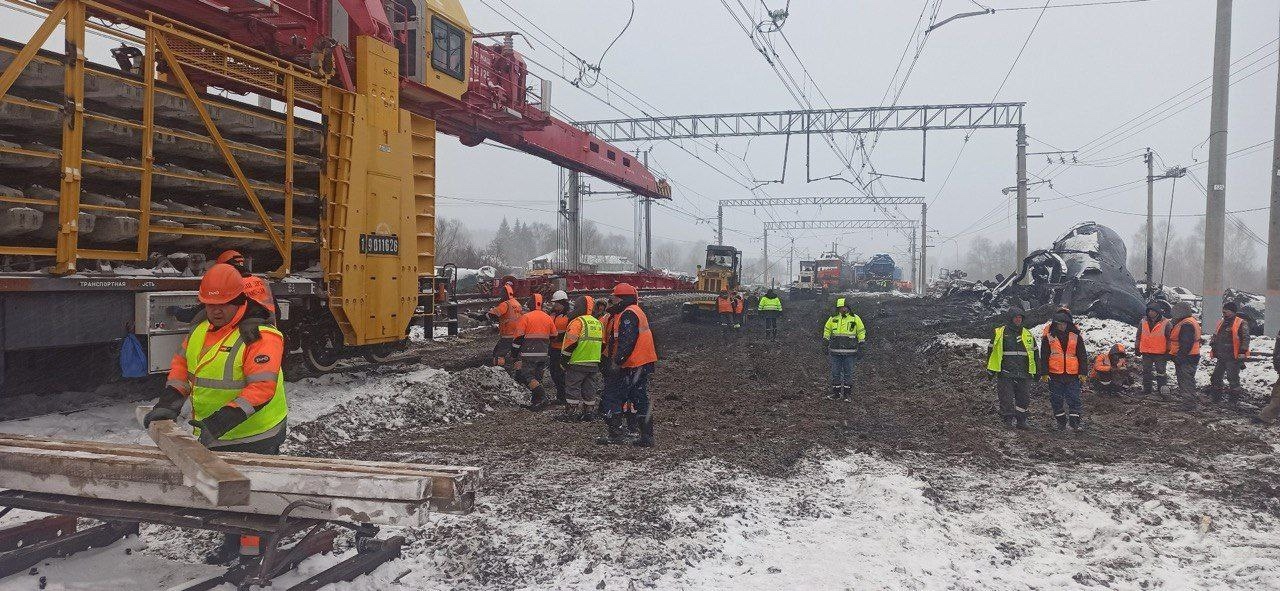 На станции Чаис восстановлено движение пассажирских поездов после ЧП с мазутом