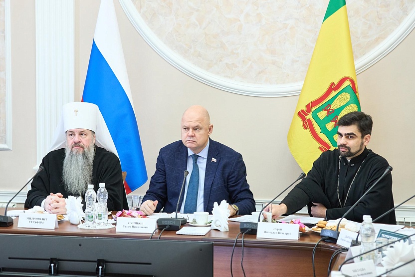 Вадим Супиков подчеркнул роль русского языка как духовной основы культуры