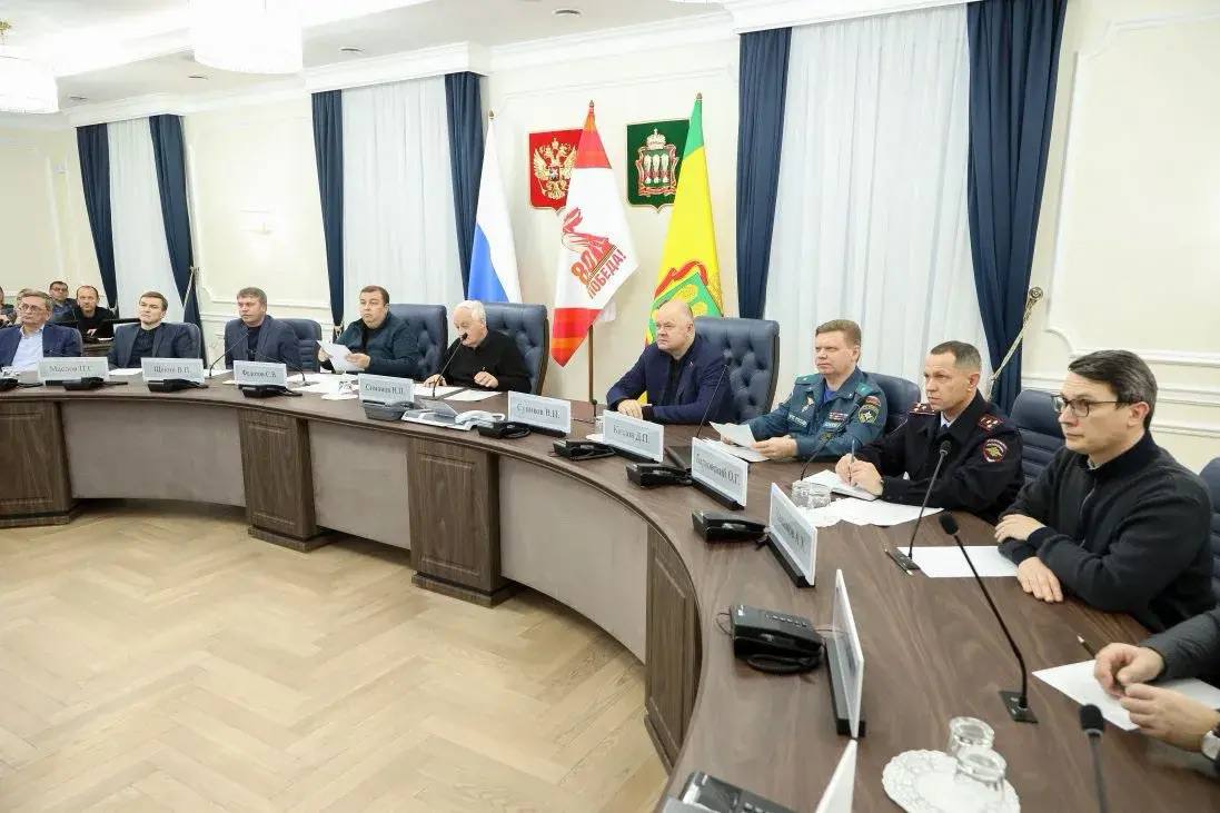 Олег Мельниченко собрал комиссию по ликвидации ЧС