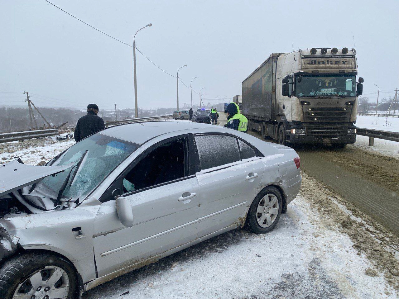 В Мокшанском районе в ДТП с пятью машинами пострадали два человека