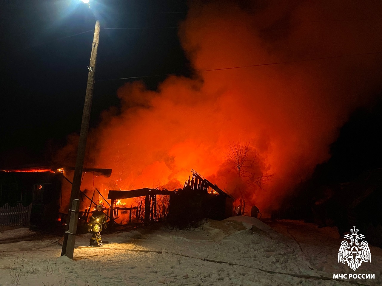 Пожар в Кузнецком районе унес жизнь 67-летнего мужчины