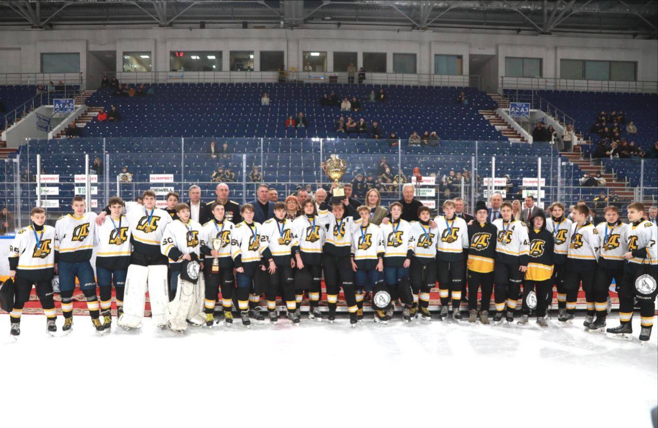 Пензенский Дизель-2011 выиграл первый открытый турнир по хоккею памяти Канакина