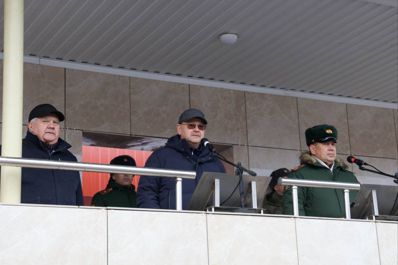 Олег Мельниченко посетил присягу 300 новобранцев в Пензенском артинституте