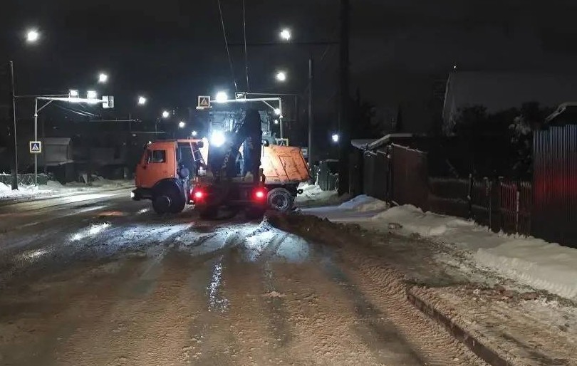 В Пензе от УК потребовали вовремя сбивать сосульки и чистить дворы