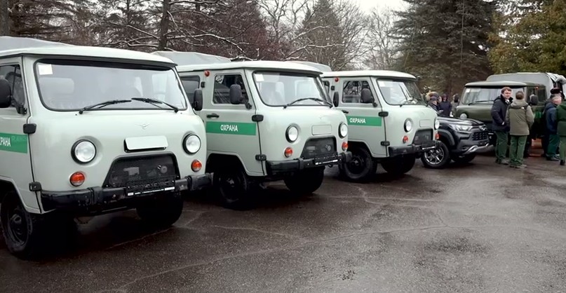 Олег Мельниченко вручил Лесопожарному центру новую технику