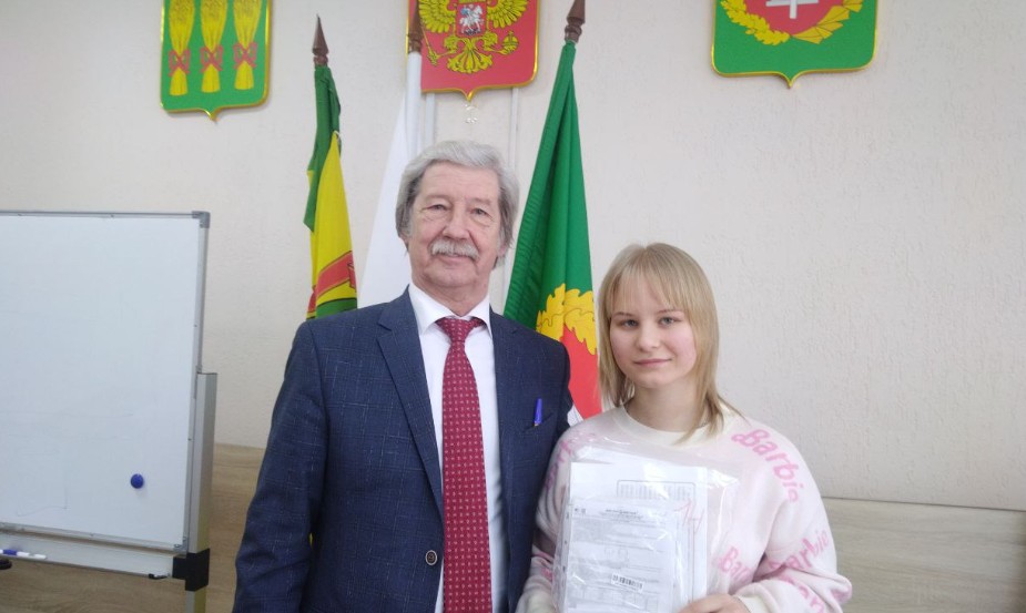 12 лиц из числа детей-сирот получили ключи от новых квартир в Кузнецком районе