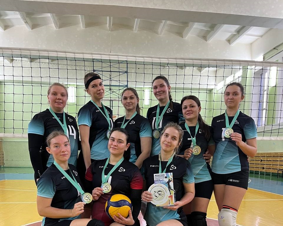 Импульс-Атом получил кубок победителей волейбольной любительской лиги