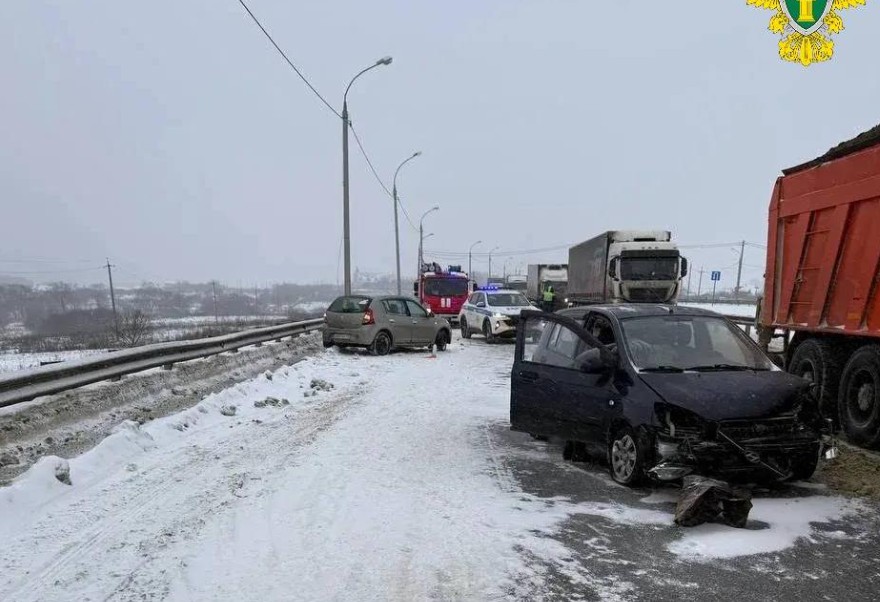 После массового ДТП на трассе М5 прокуратура проверит качество уборки снега