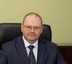 Олег Мельниченко сохранил стабильную позицию в рейтинге губернаторов