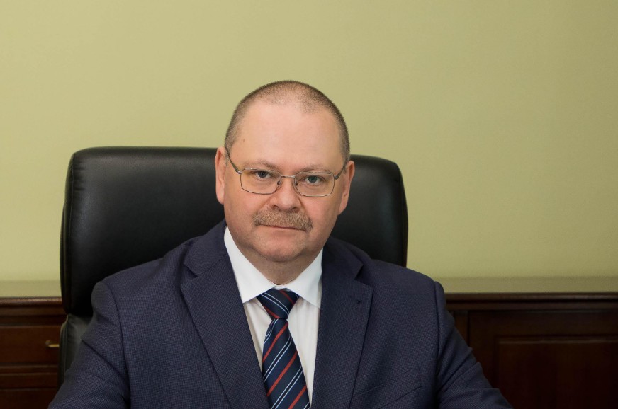 Олег Мельниченко сохранил стабильную позицию в рейтинге губернаторов