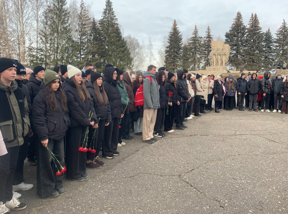 В Кузнецке отдали дань памяти отважным землякам