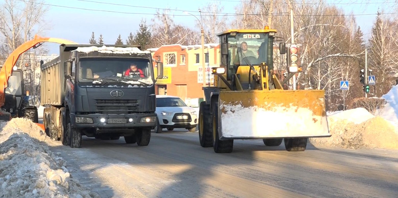 Кузнечан просят не оставлять машины на обочинах во время снегопадов