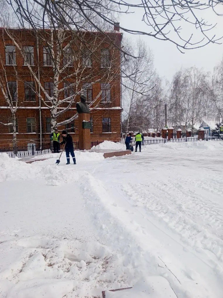 В Кузнецке с центральной площади вывезли 123 тонны снега