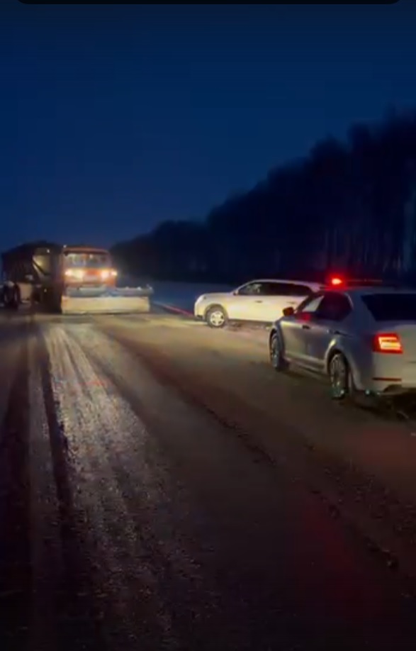В Каменском районе автоинспекторы помогли водителю в 30-градусный мороз