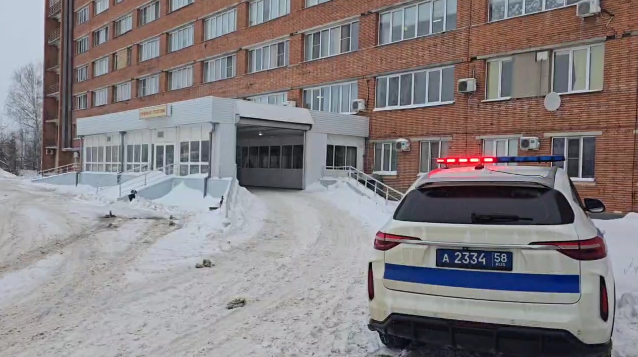 Пензенские автоинспекторы доставили в больницу мужчину, которому стало плохо