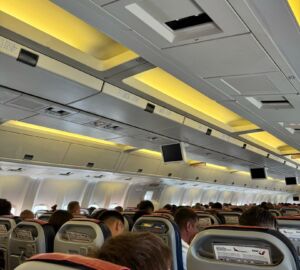 ОАЭ и Бахрейн ускорили паспортный контроль для авиапассажиров