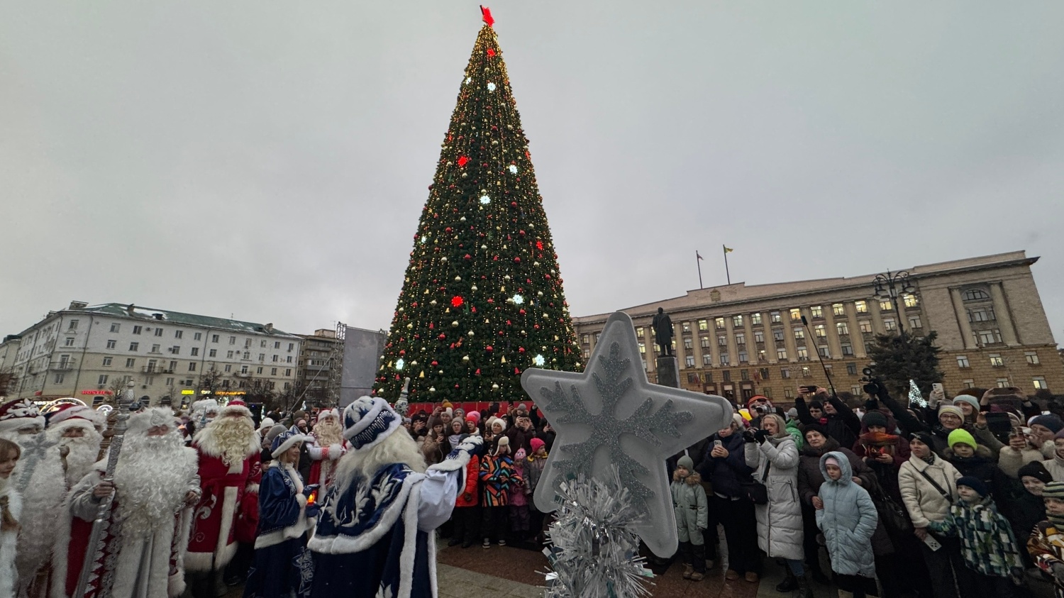 В каких районах Пензенской области были самые красивые новогодние елки