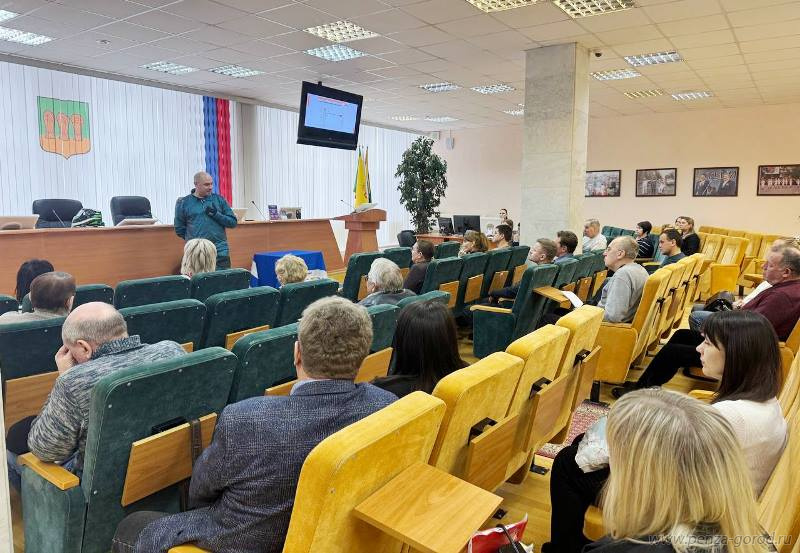 В Пензе задумались о безопасной очистке крыш домов от снега и сосулек