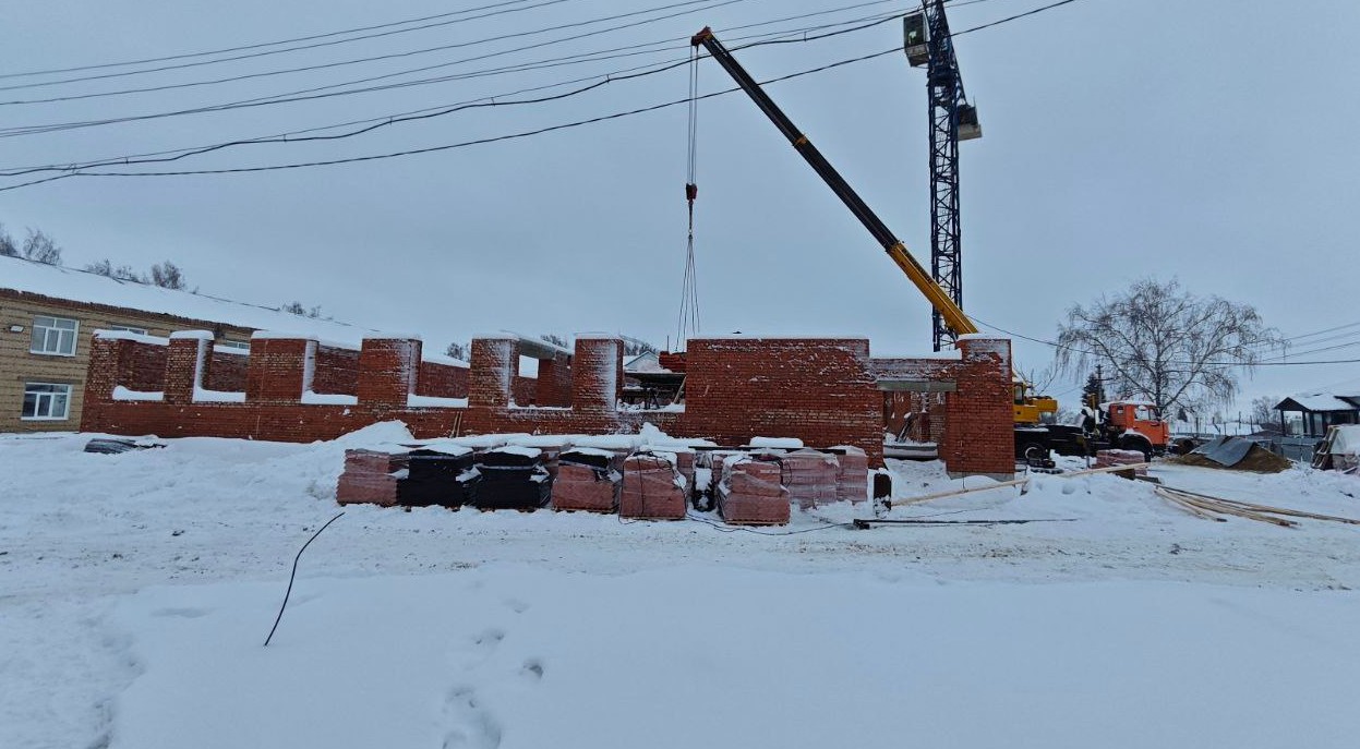 Александр Гришаев проверил ход ключевых строек в Земетчинском районе