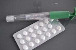 Почему нельзя пить антибиотики без рецепта врача объяснили пензенцам