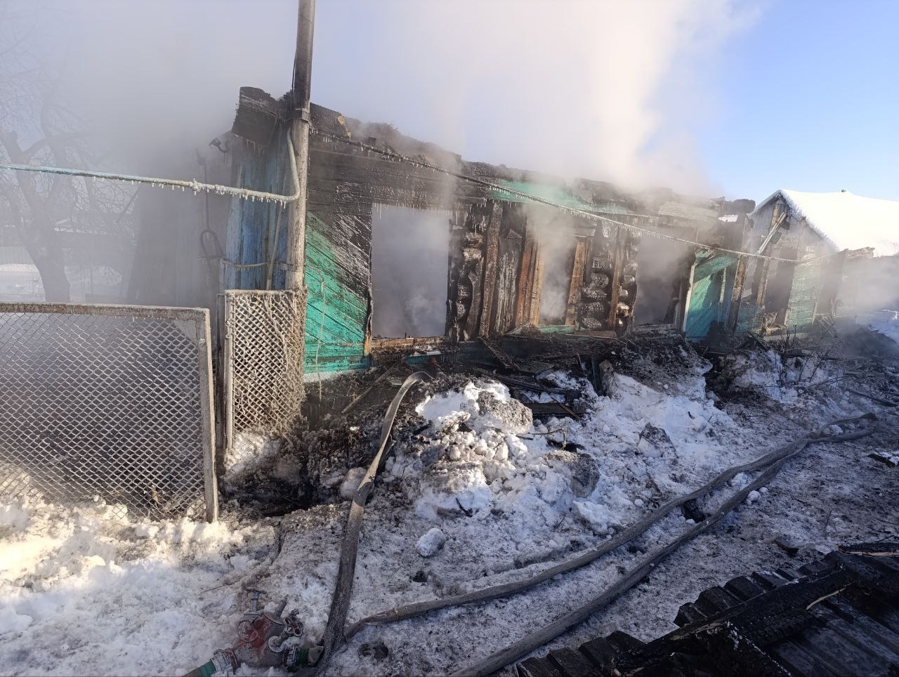 В МЧС назвали предварительную причину смертельного пожара в Старом Захаркино