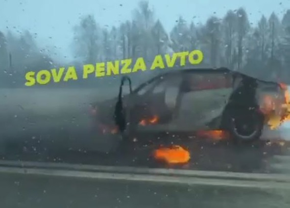 На трассе недалеко от Сердобска в результате ДТП вспыхнул автомобиль