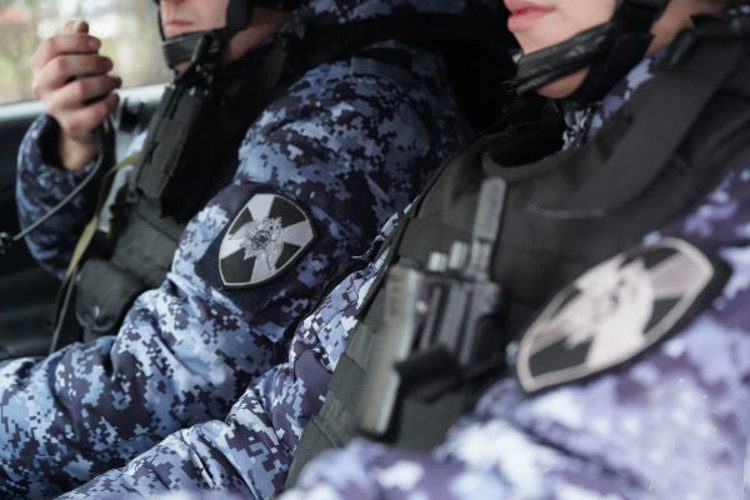 В центре Пензы дебошир устроил пожар в ночном клубе и начал кувыркаться