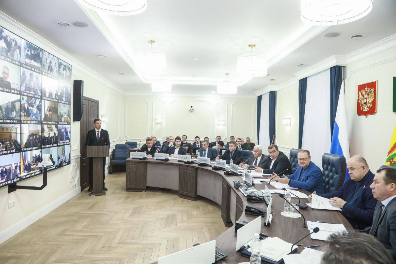 Олег Мельниченко поручил главам районов лично поздравить каждого блокадника