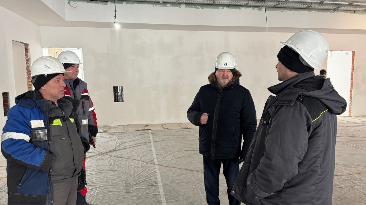 В строящейся школе микрорайона Лугометрия запустили отопление и начали отделку