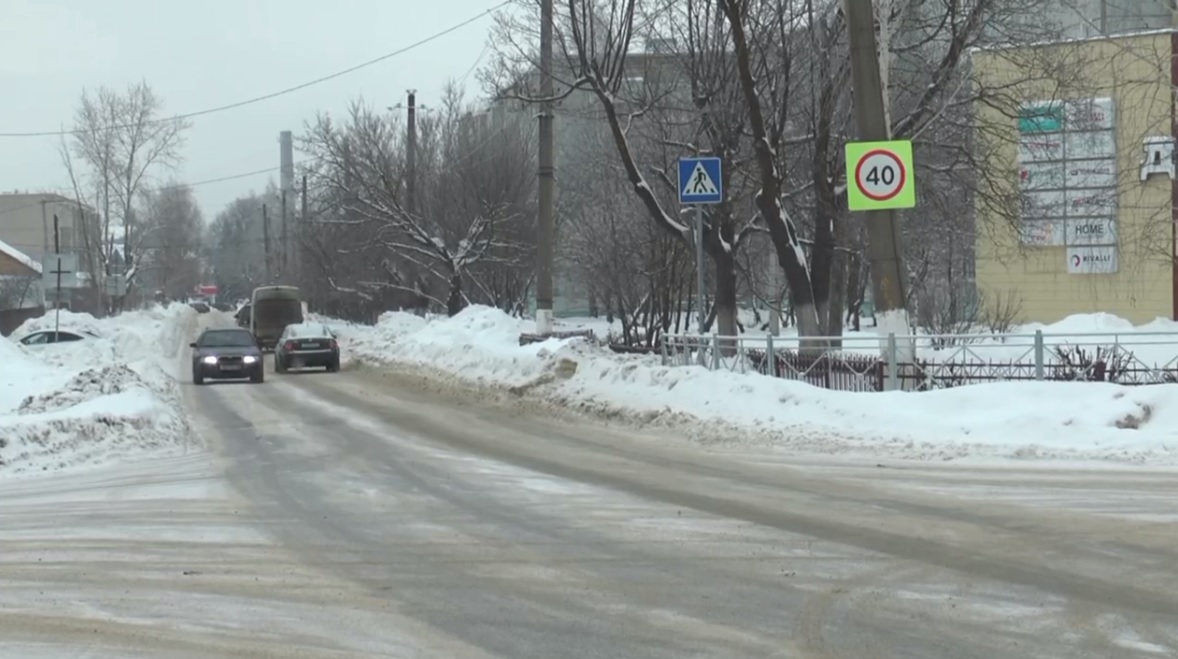 В Каменке прокуратура обязала ответственных лиц очистить город от снега и наледи