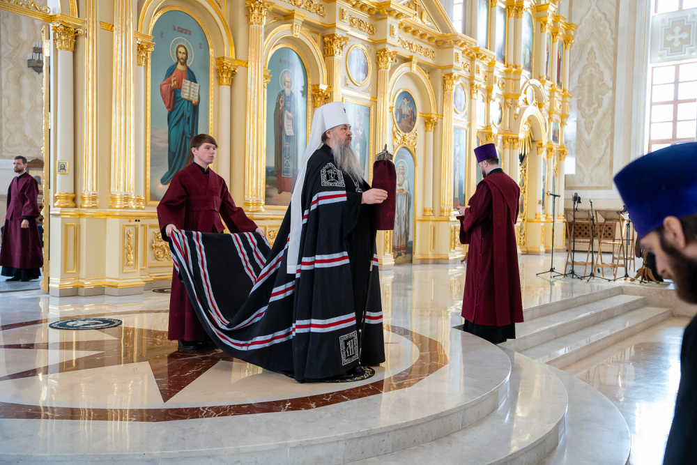 Митрополит Серафим возглавил первую Литургию Преждеосвященных Даров в Пензе