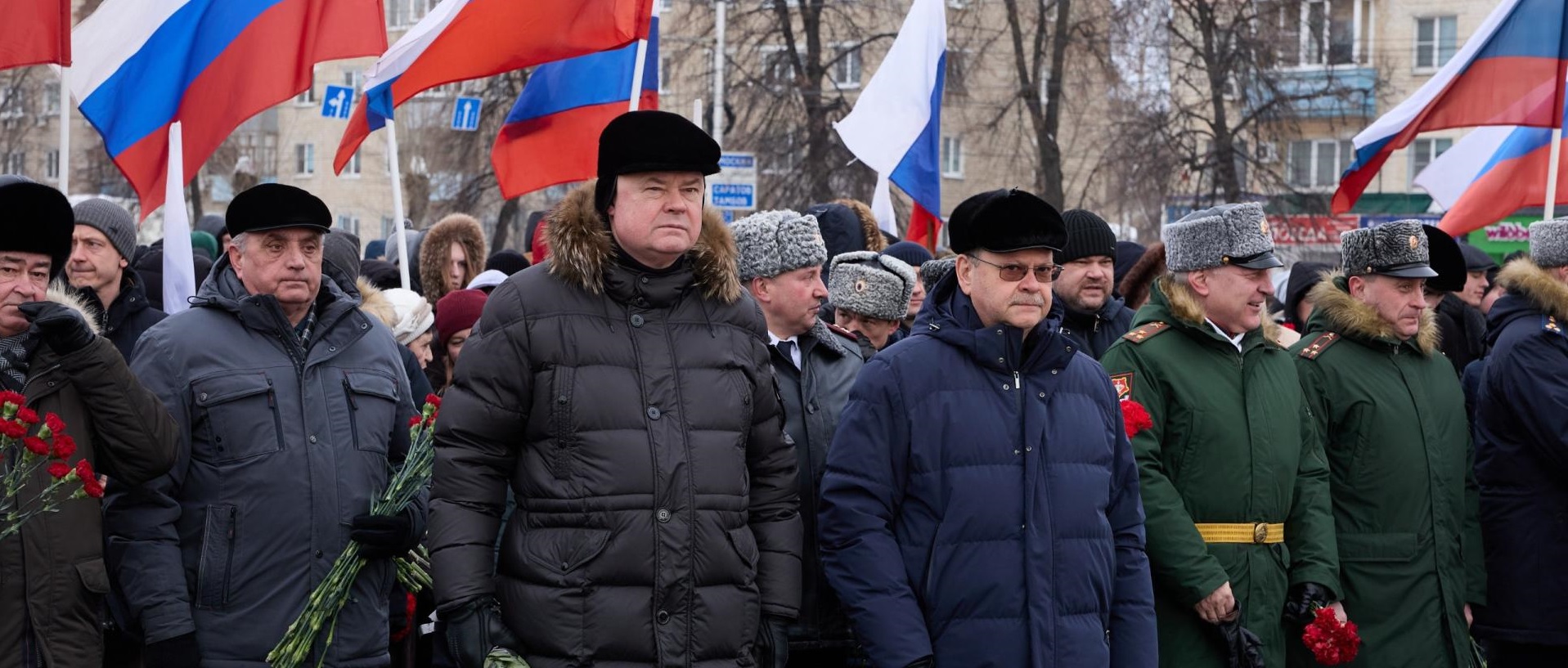 Вадим Супиков возложил цветы у Вечного огня в День защитника Отечества