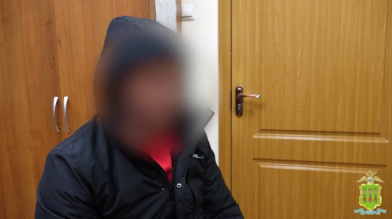 Курьер, выманивший у пенсионера 2 млн рублей и 4 тысячи евро, задержан в Пензе