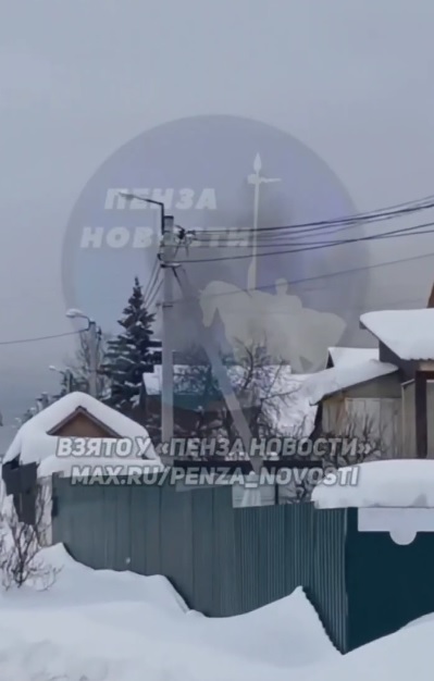 В Пензе рядом с дворцом единоборств Воейков сгорел частный дом