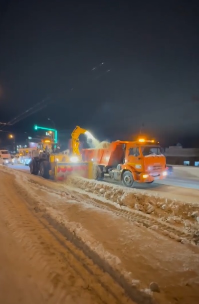 В Пензе новая техника помогла вывезти за ночь 7 тысяч кубометров снега