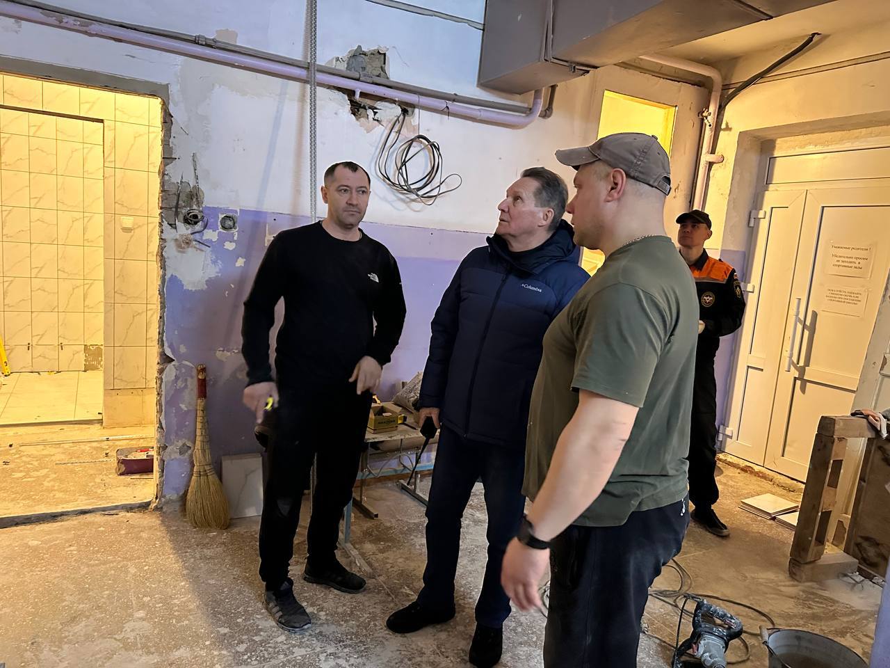 В Токмаке пензенцы восстанавливают спортшколу после обстрелов