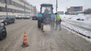Пензавтодор использует горячую литую смесь для ремонта дорог зимой