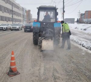 Пензавтодор использует горячую литую смесь для ремонта дорог зимой