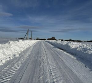 Прокурор помог жителям Лопатинского района выбраться из снежного плена