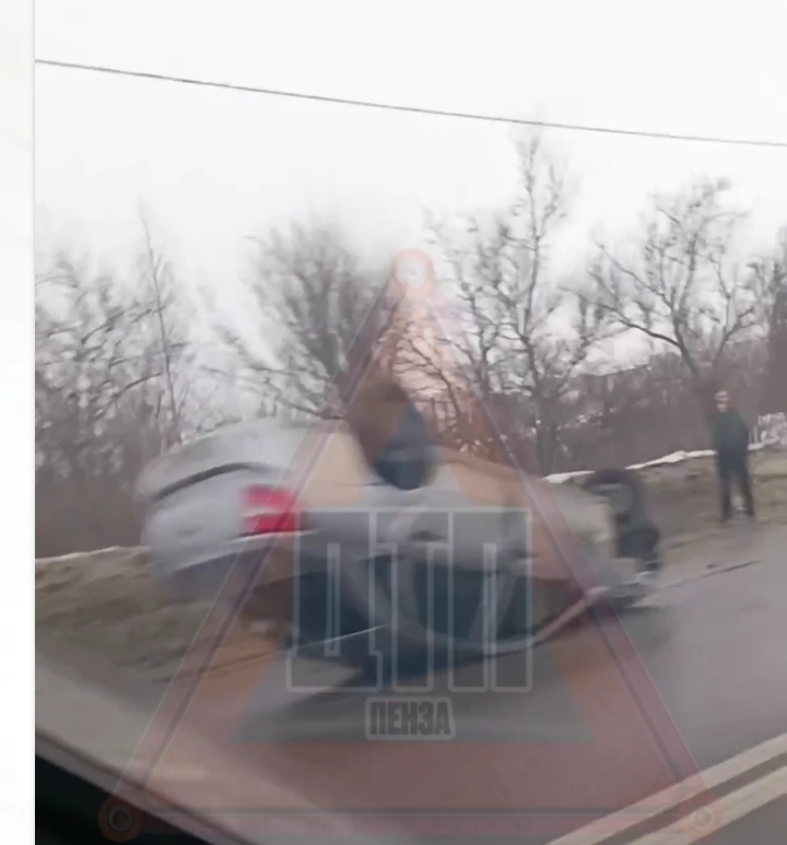 Вечерние гонки на трассе М-5 в Пензе отправили Ладу Гранту на крышу