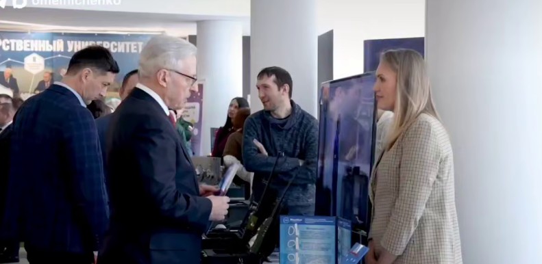 Олег Мельниченко рассказал о новых образовательных проектах региона