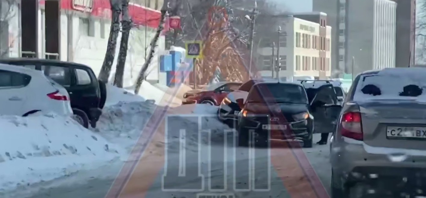 Утром 9 февраля авария на Тамбовской в Пензе парализовала движение