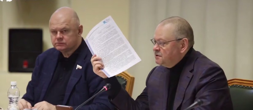 Олег Мельниченко пригрозил УК лишением лицензий за плохую уборку снега