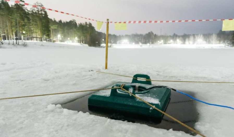 В Заречном на пруду в зоне отдыха Лесная установили аэратор для спасения рыбы