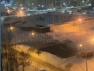 В Пензе на ул. Антонова обрушилась крыша ледового комплекса Золотая шайба