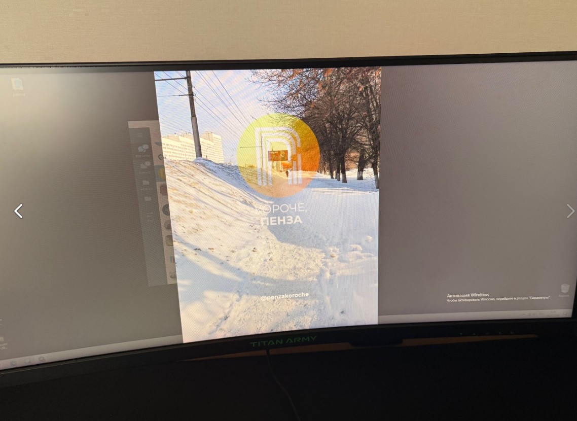 Снегоуборщики завалили тротуар на проспекте Победы в Пензе