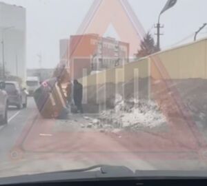 Еще одна машина перевернулась в Пензе 24 февраля
