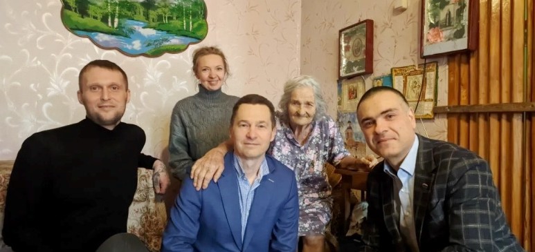 В Пензе участнице трудового фронта вручили поздравление от Президента