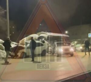 В сети появилось видео последствий ночного столкновения машин в Заречном