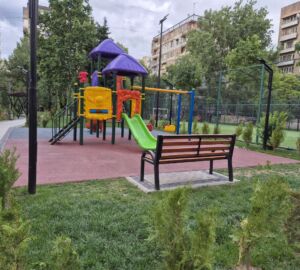 Суд обязал Дом детского творчества в Пачелме починить качели на детской площадке